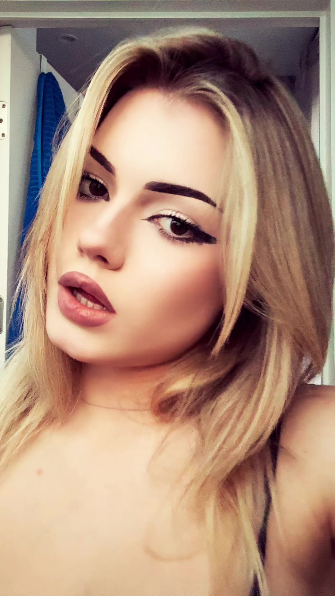 @evaxevis