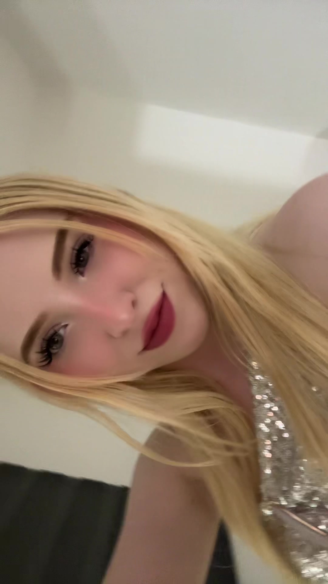 @Bella