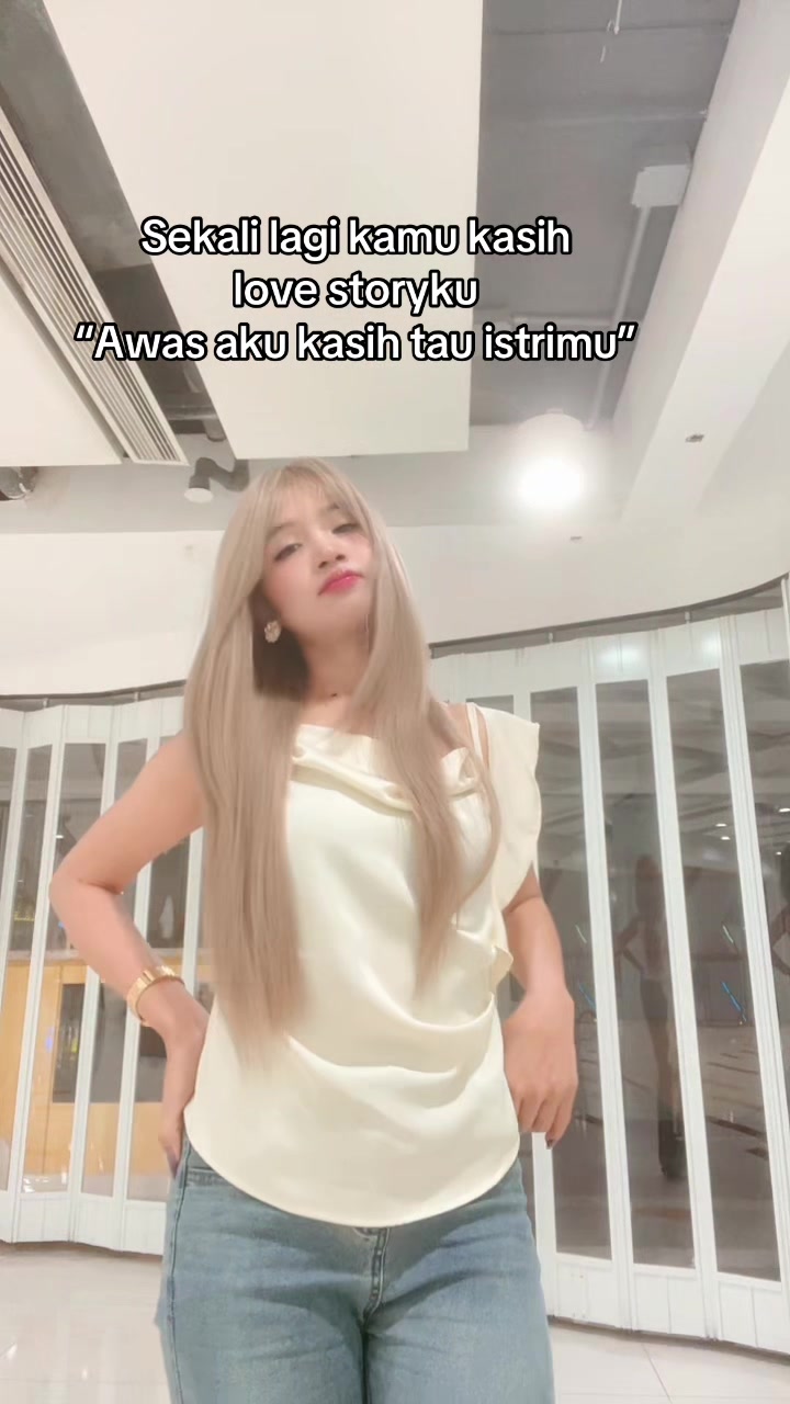 @👑𝙌𝙐𝙀𝙀𝙉𝙇𝙔👑