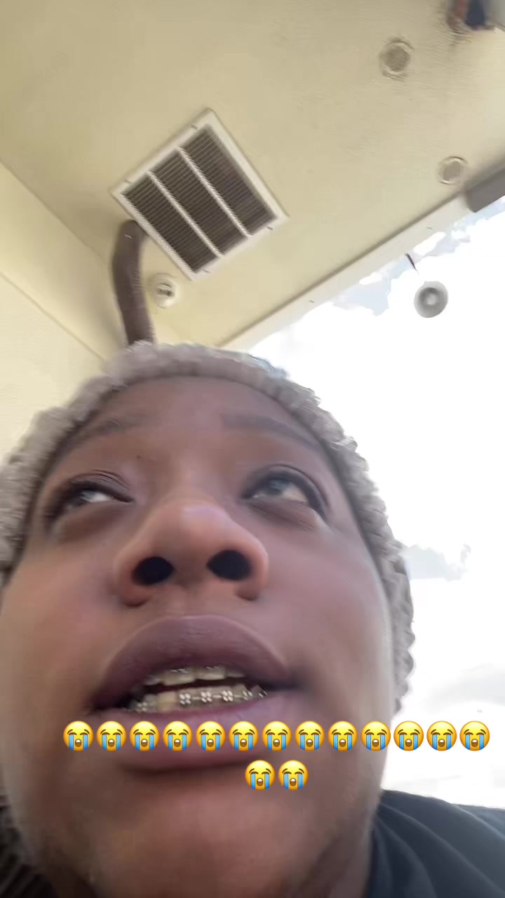 @Dee_nuggss