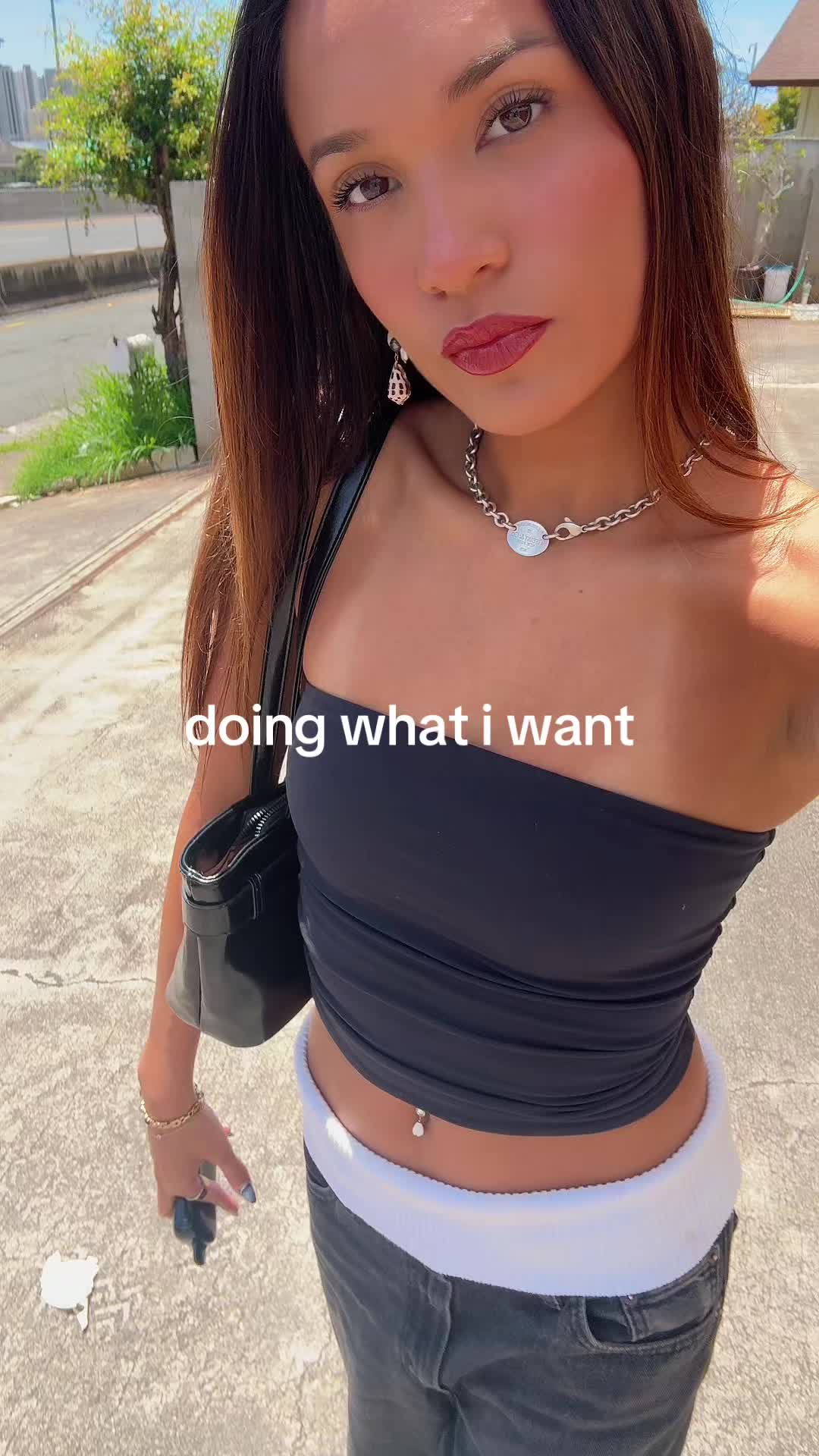 @bella