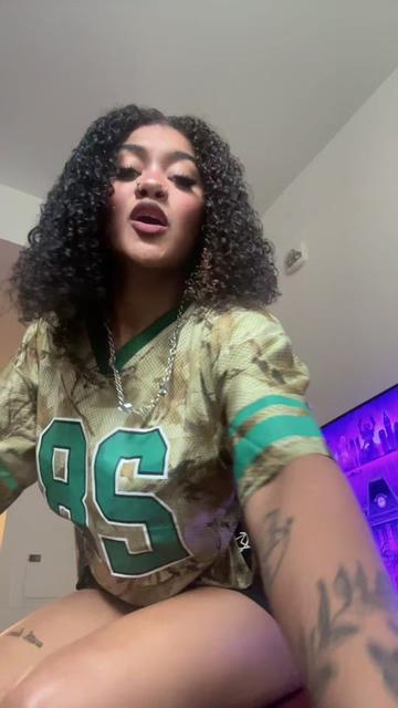 @Tinylexxx_