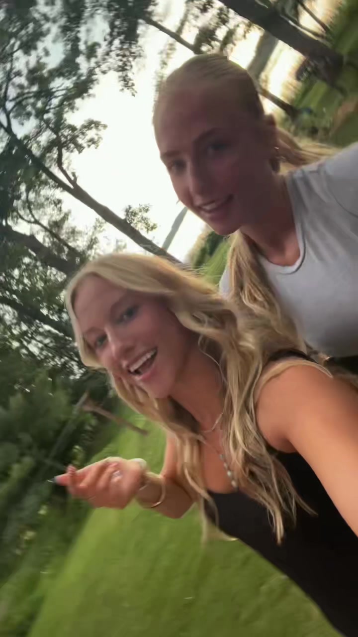@Ella 🫧
