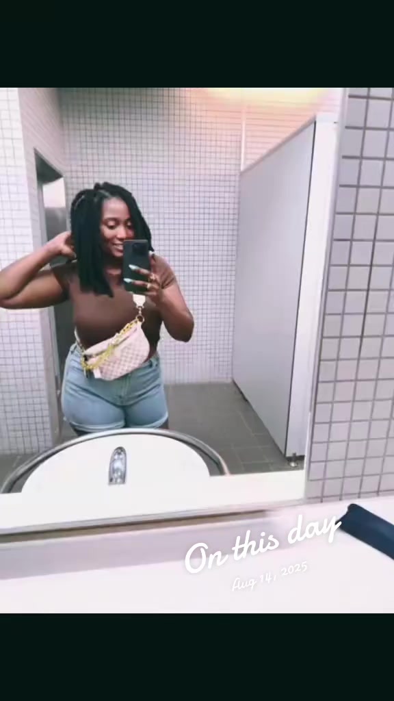 @MeshaElaine