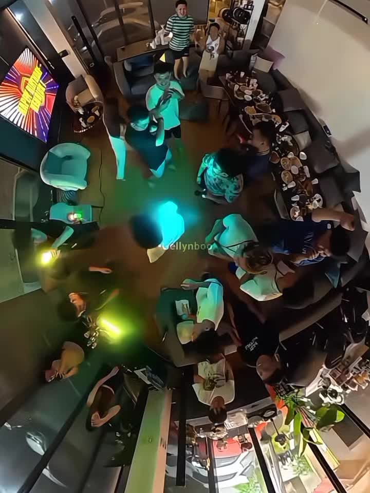 @bruhknsphxt