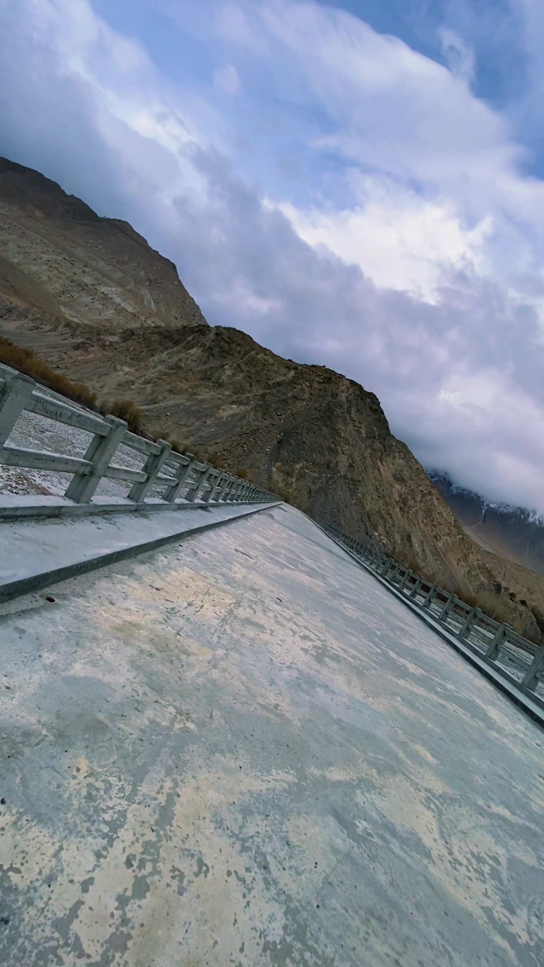 @𝙕𝙚𝙨𝙝𝙖𝙣 𝙂𝙖𝙡𝙡𝙚𝙧𝙮🏔️