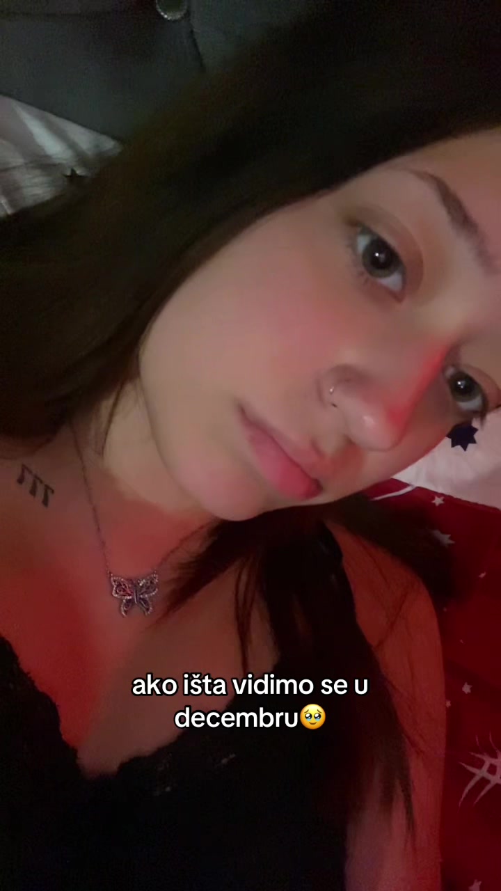 @𝓮𝓵𝓵𝓮🥀