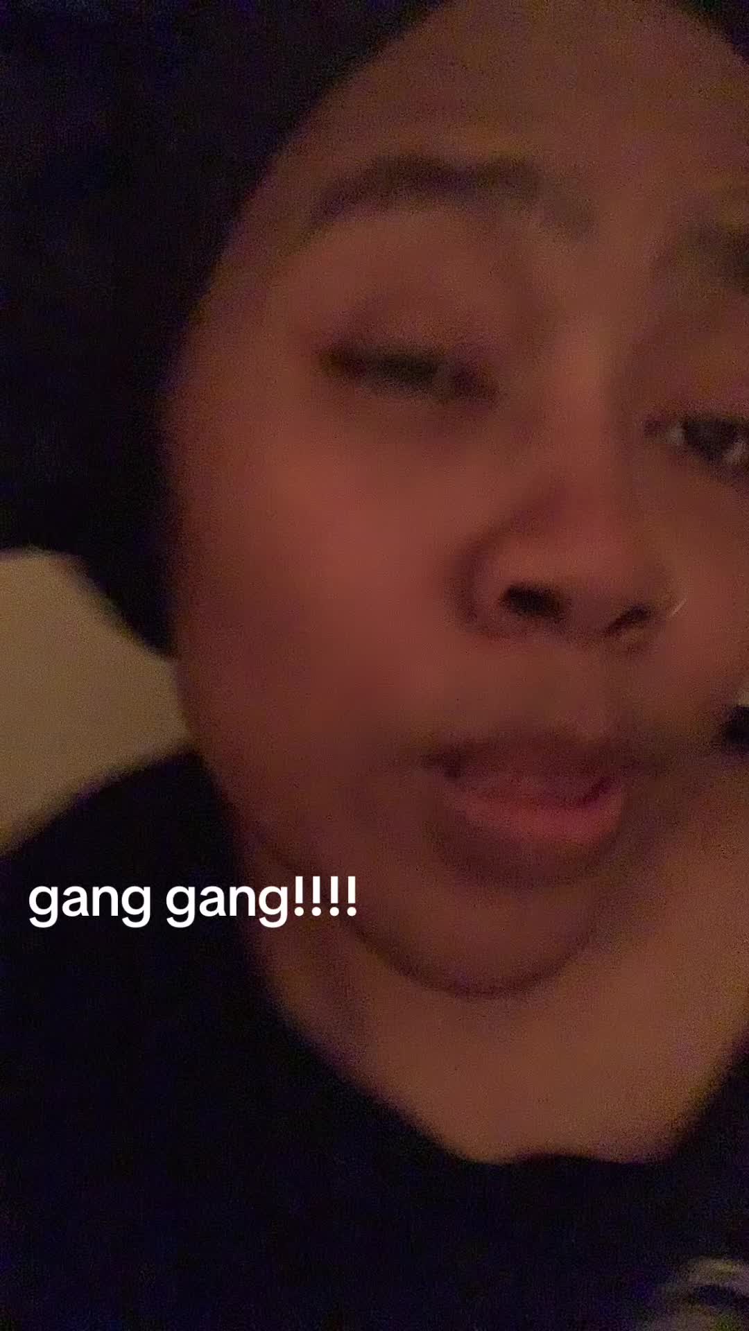 @pinky_am 🏳️&zwj;🌈 lesbian