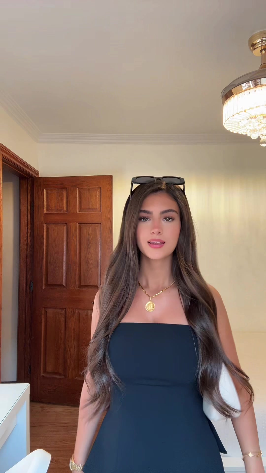 @𝐌𝐮𝐧𝐚