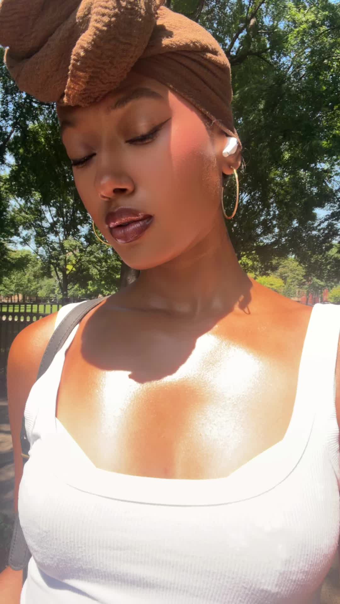 @manyaskamara