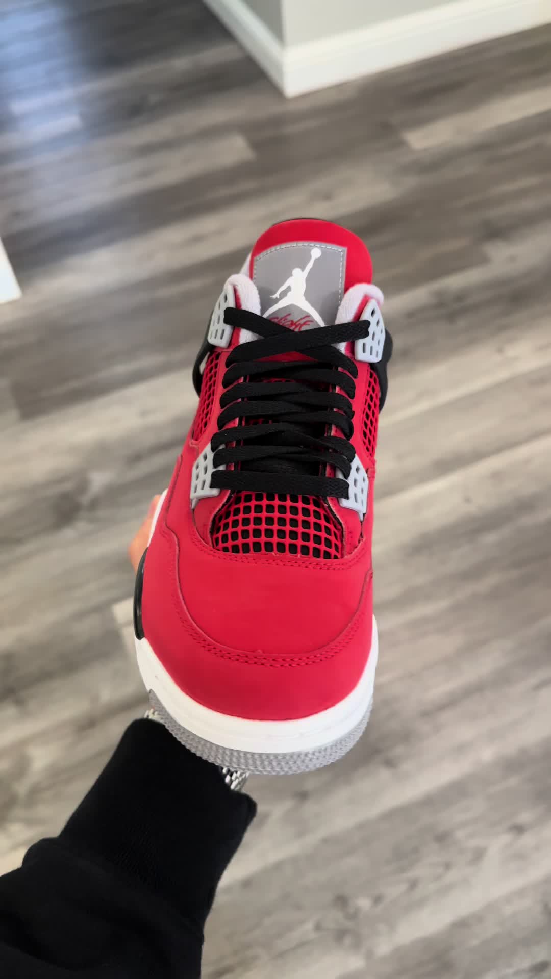 @levelupkickz
