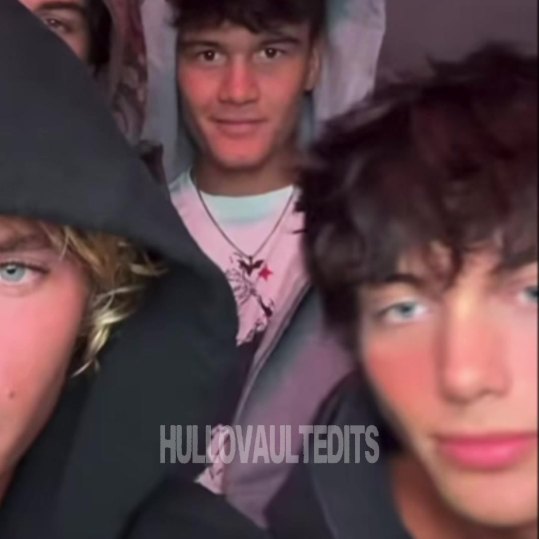 @Hullo’s Vault Edits