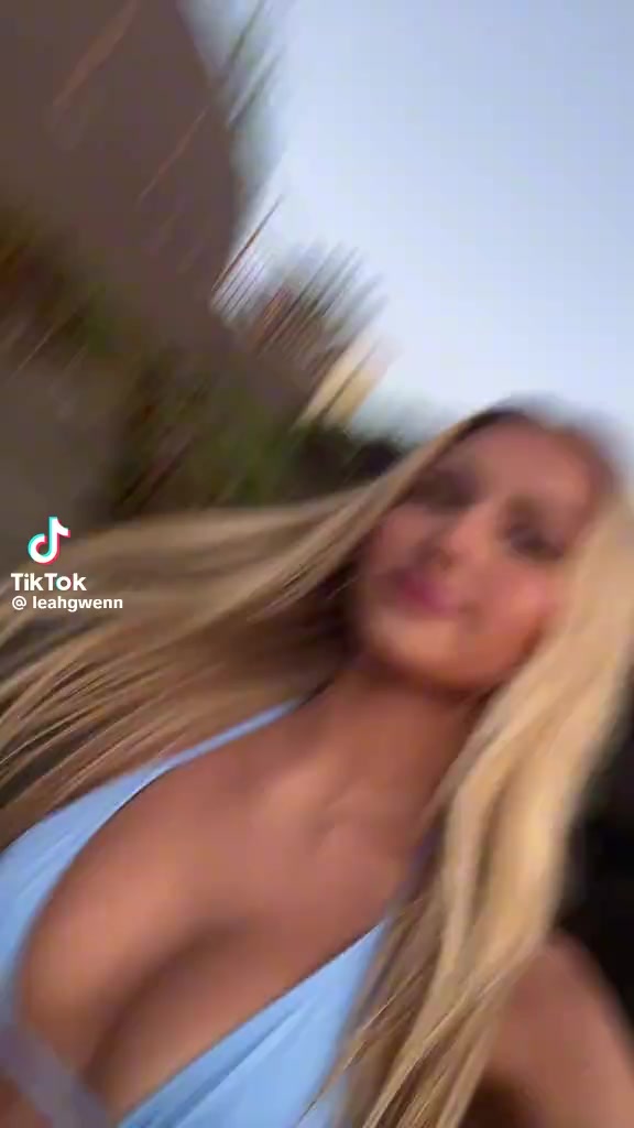@LaPenguin