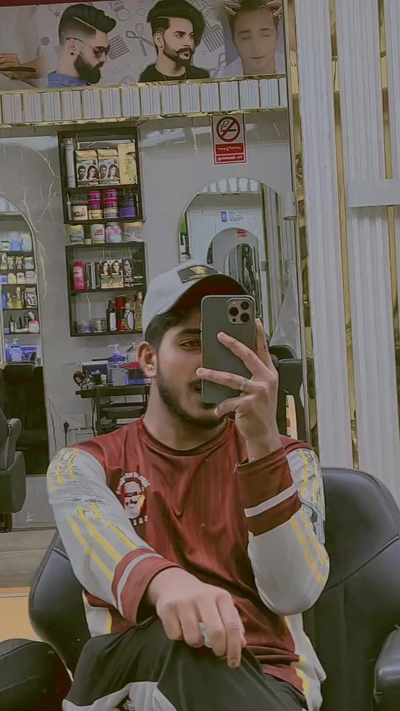 @Dani 🇵🇰🇦🇪