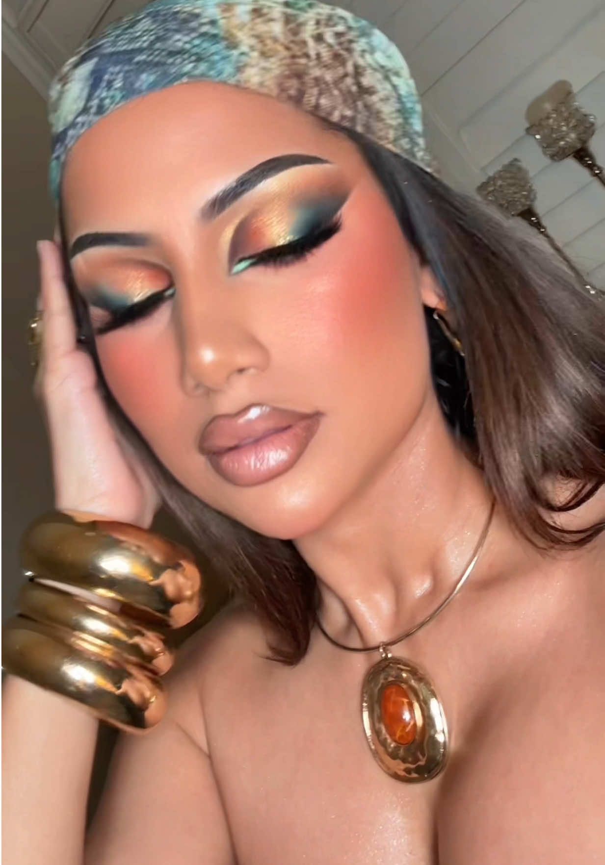 @Makeupbyalinna