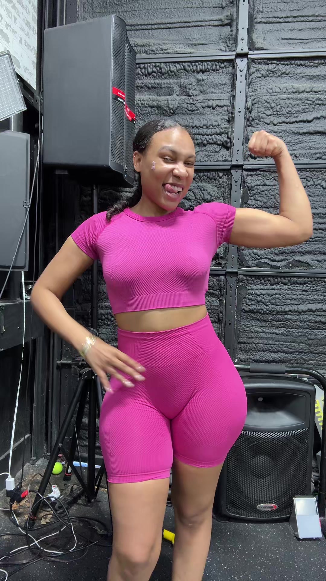 @deedessy