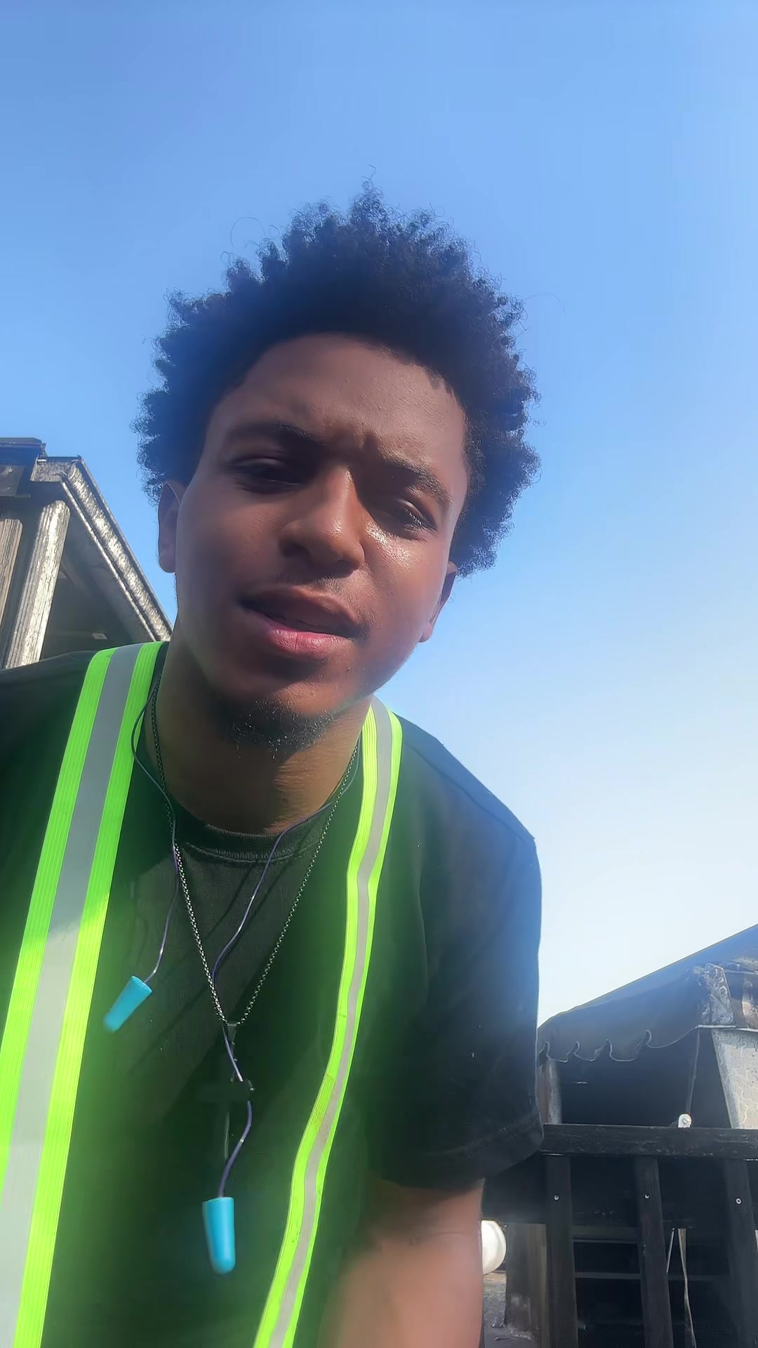 @moneyvono