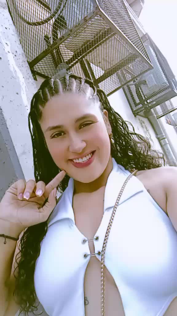 @V Herrera Saris