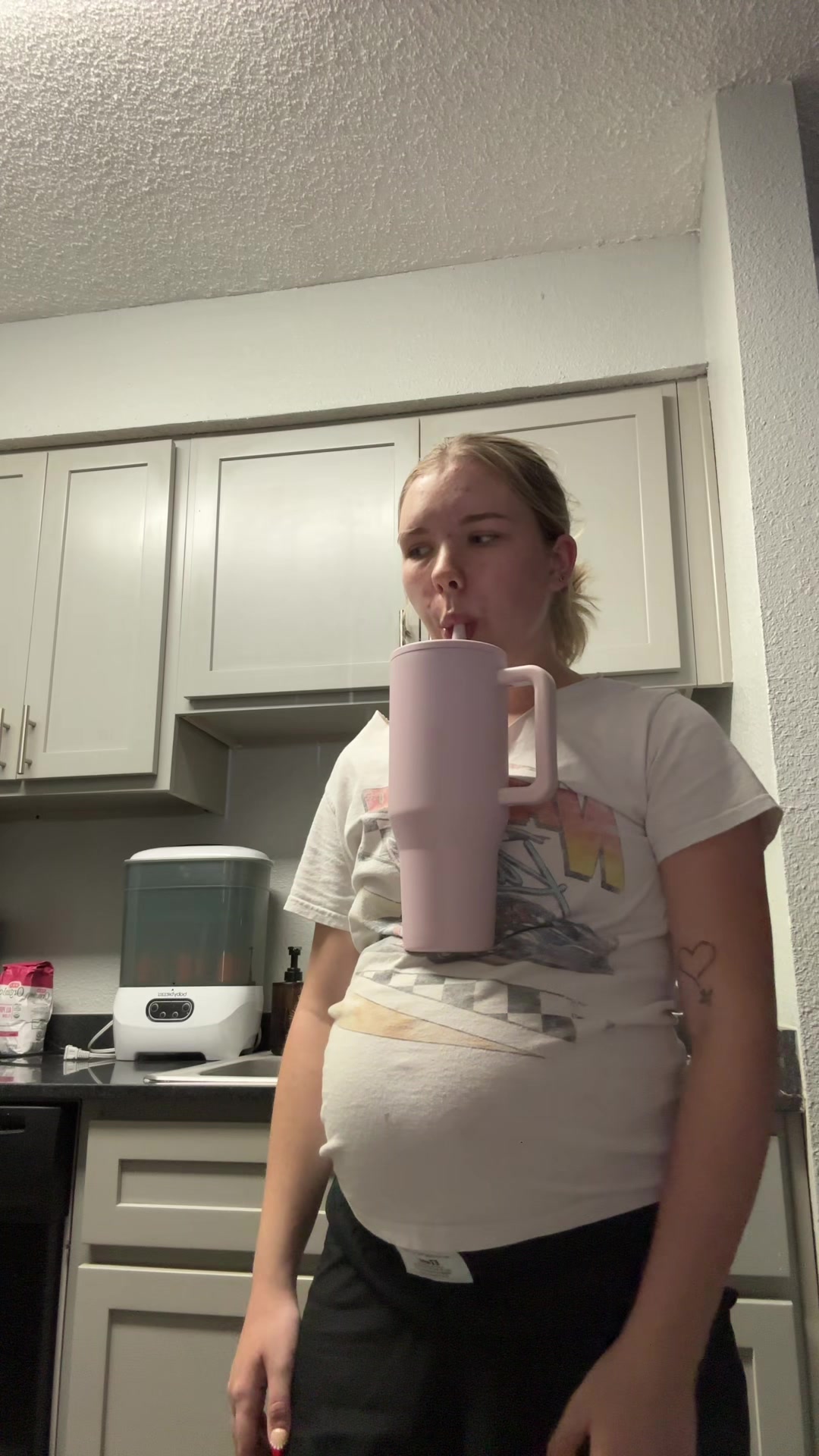 @Raylynn • Girl Mom ๐ฉท๐งธ