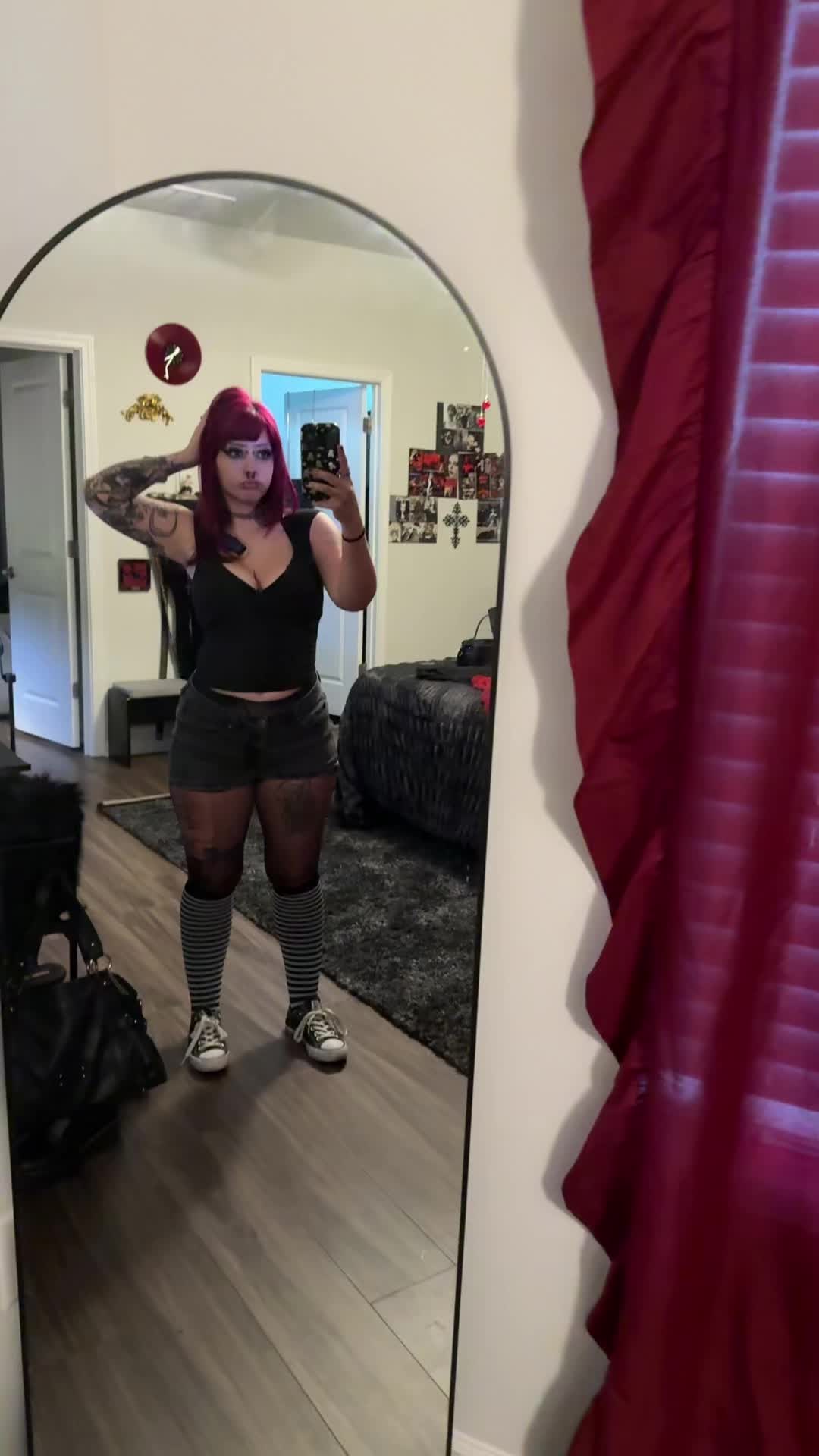 @JaneSpookyHot