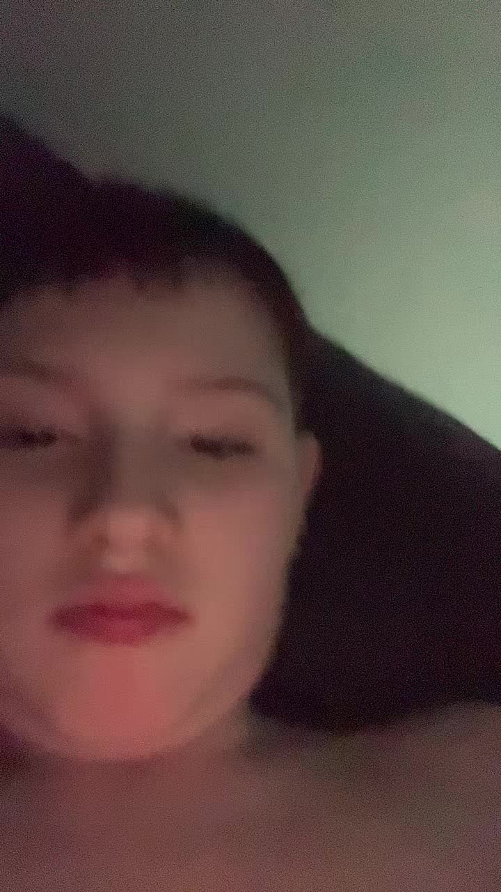 @EzraPlayz