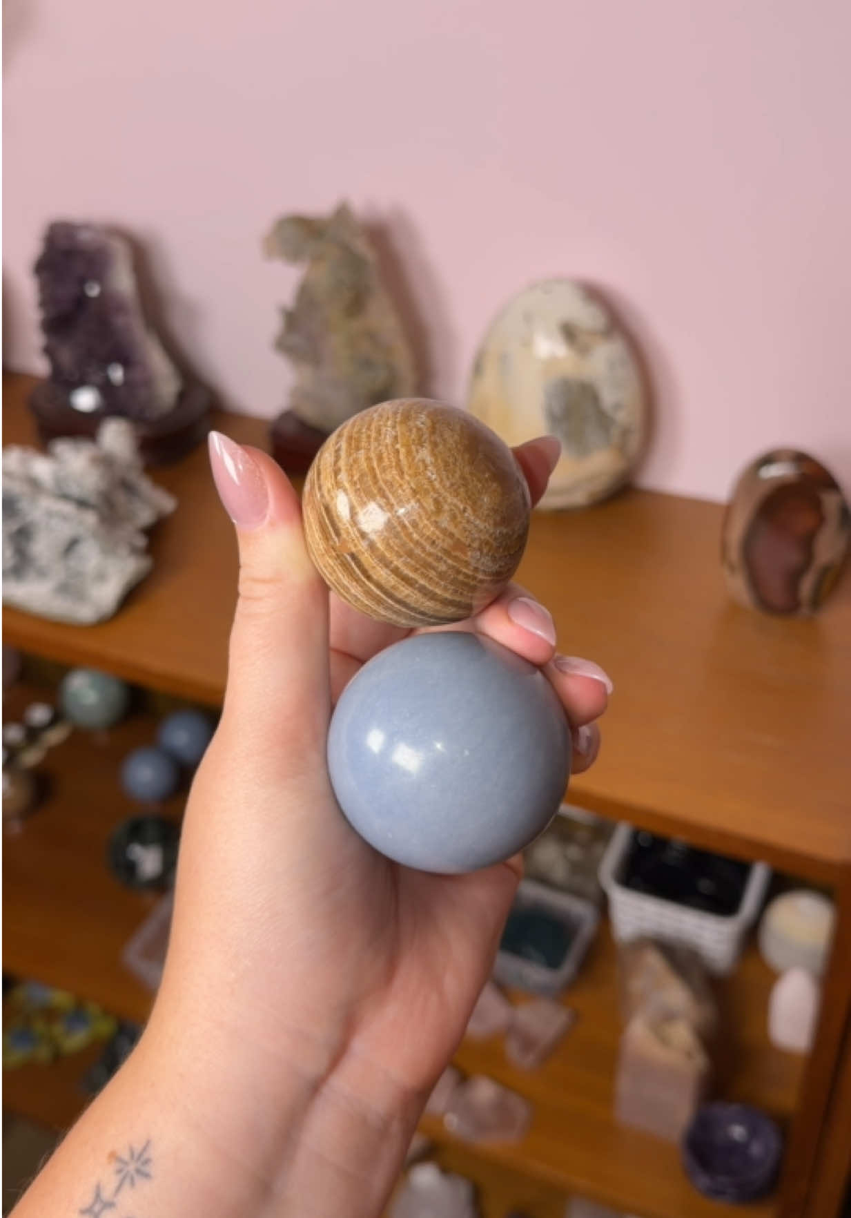 @beautiful aura crystals