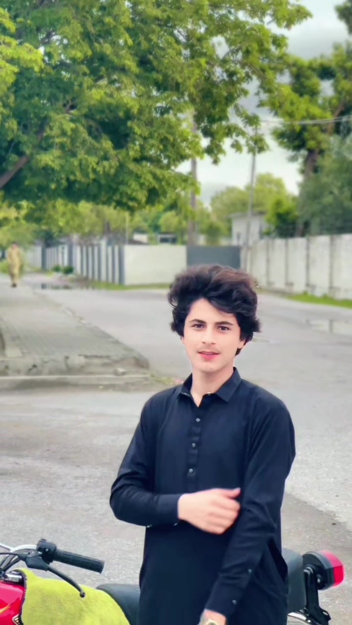 @🔱HuZiFa kHaN🔱
