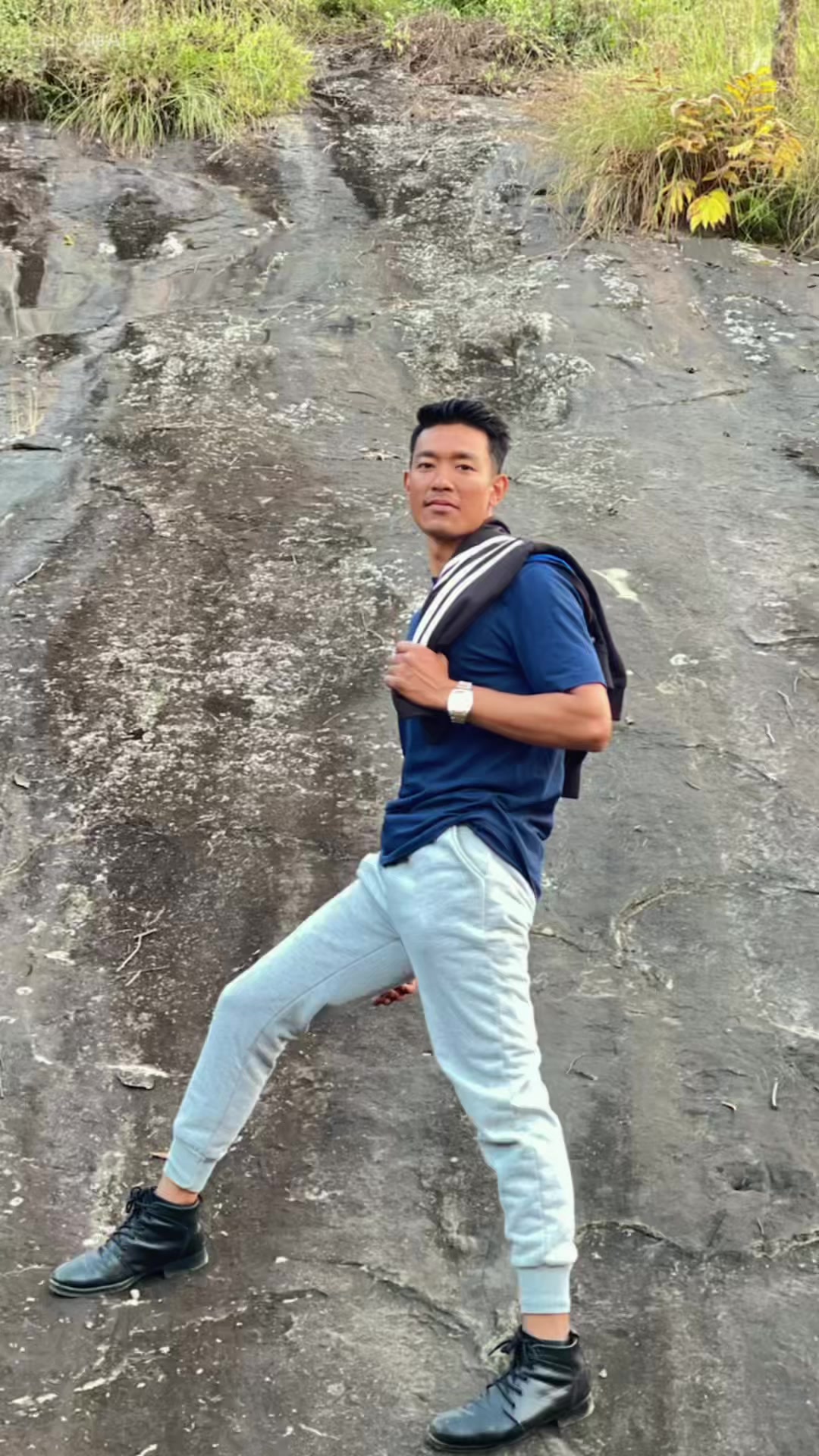 @Abishek♕&hearts;️🇳🇵