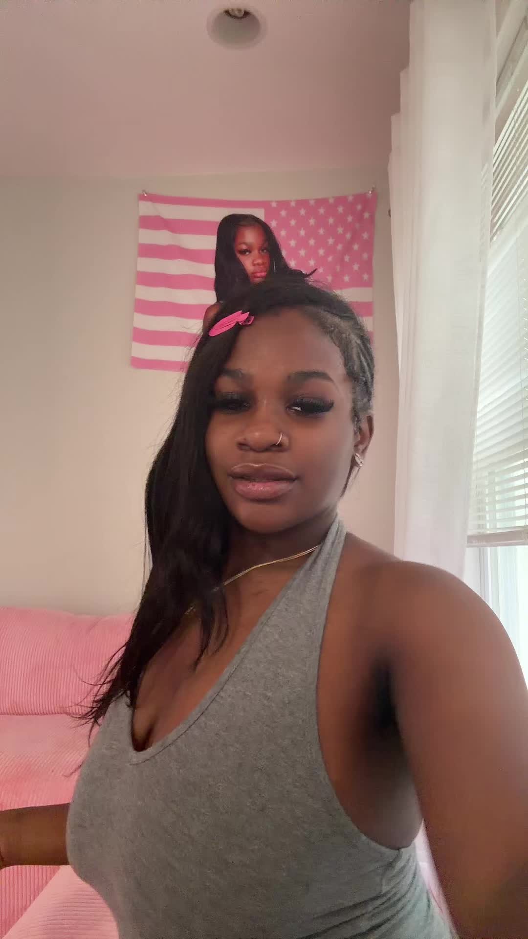 @nefertitixoxo