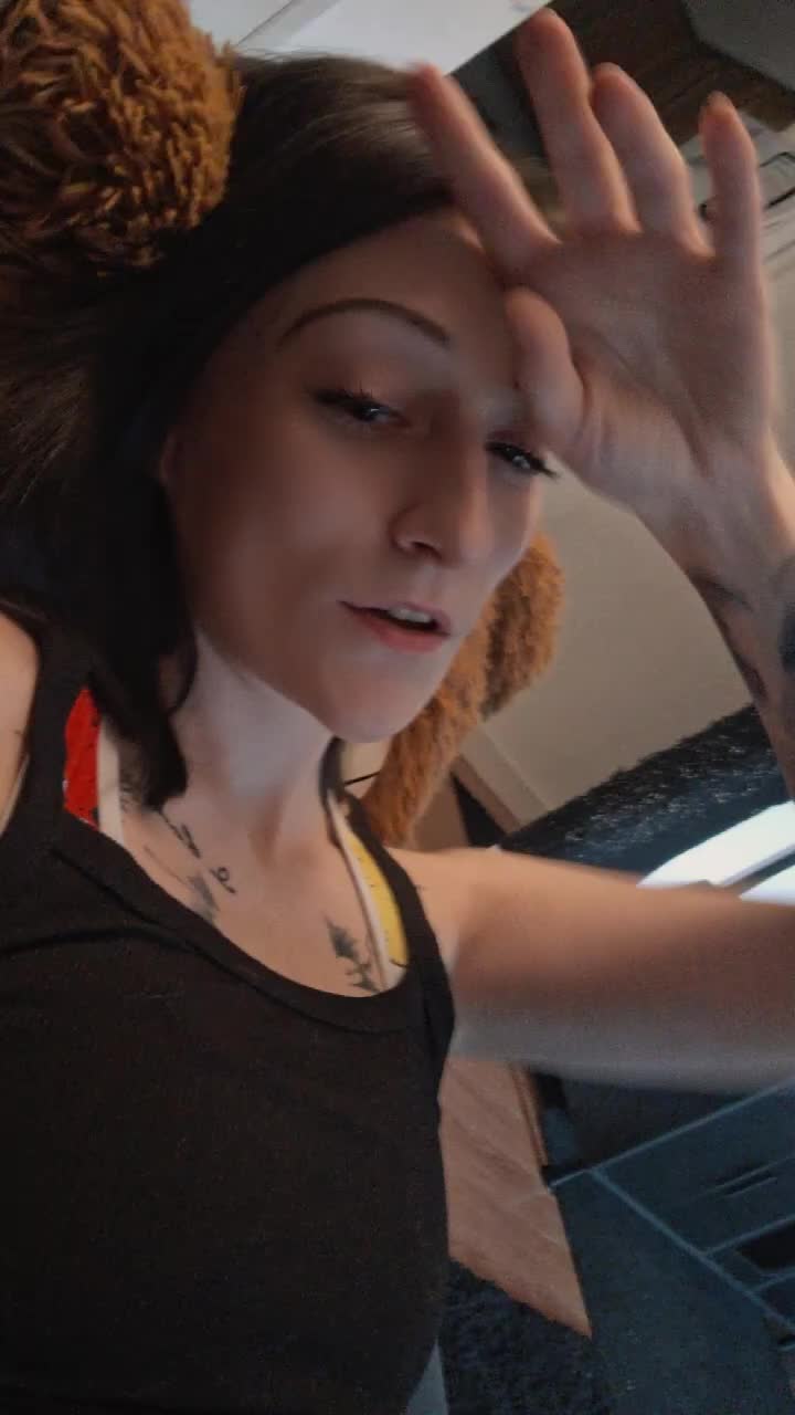 @Wrong_Bitch😈