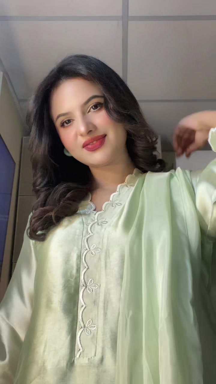 @👑【ماہم زاہد】👑