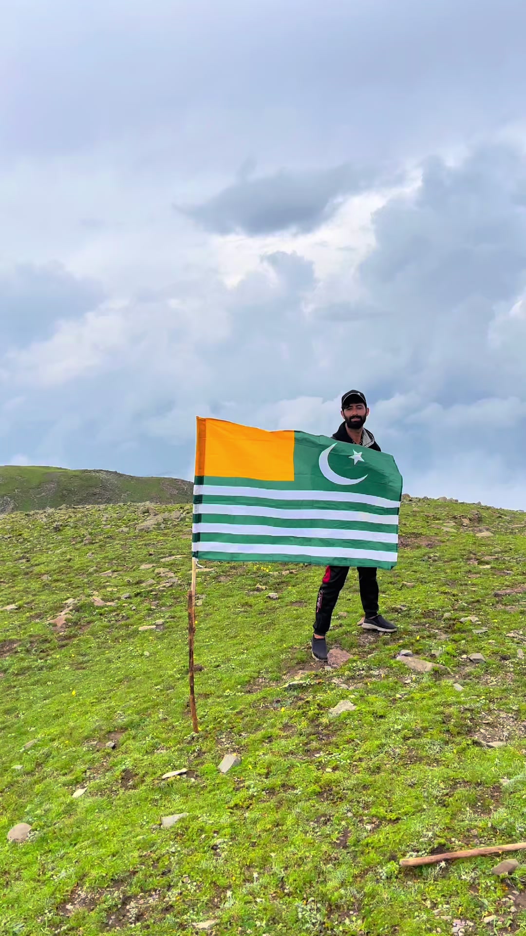 @Aamir Kashmiri 🍁