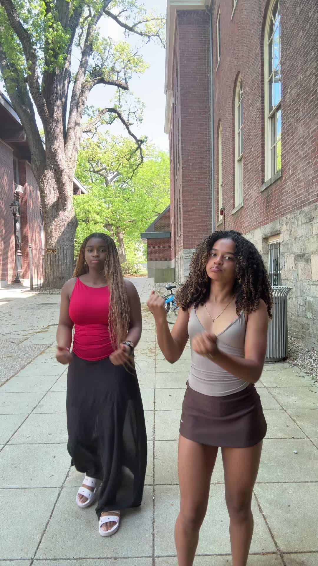 @Yanii