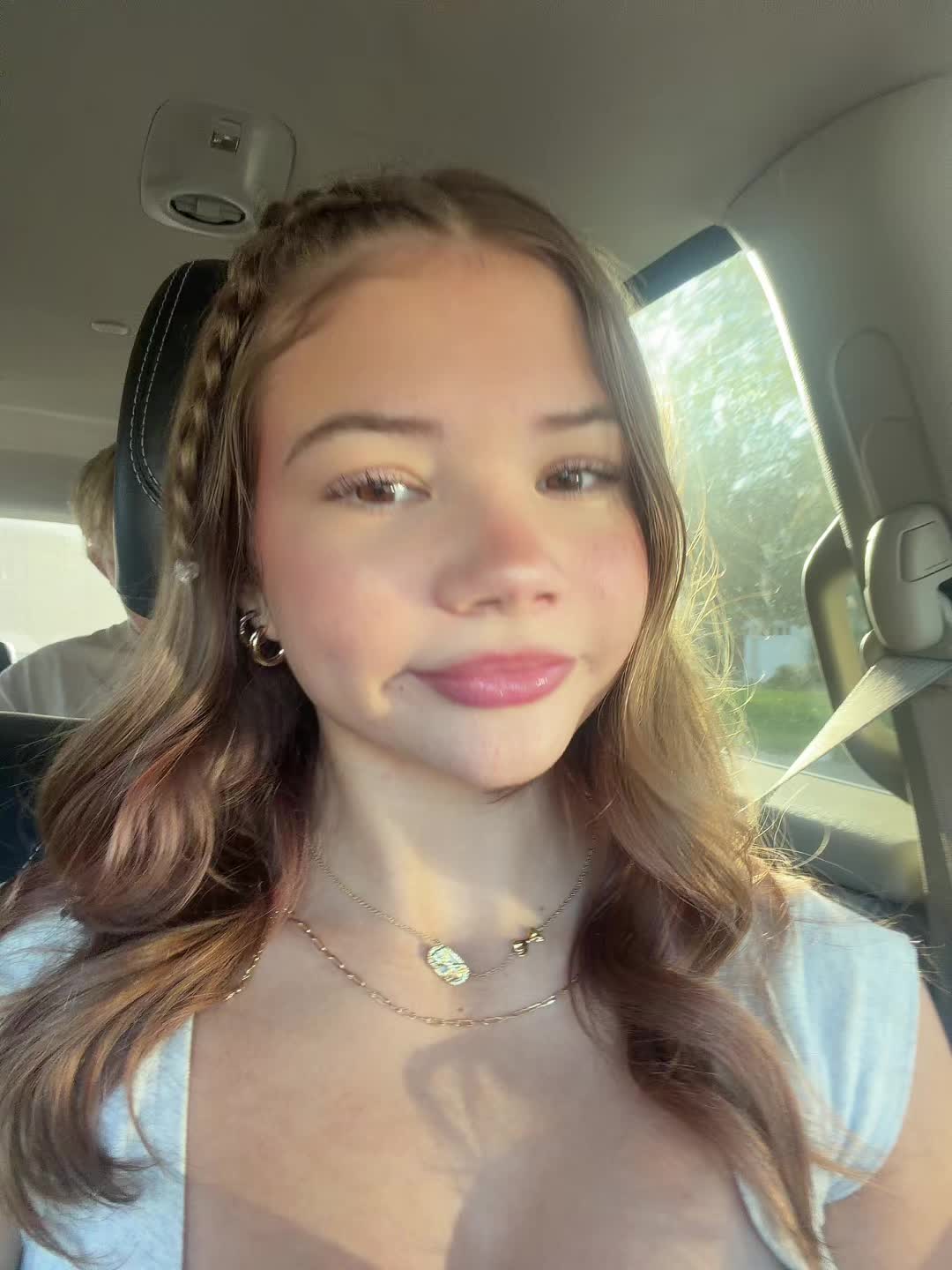 @🦄