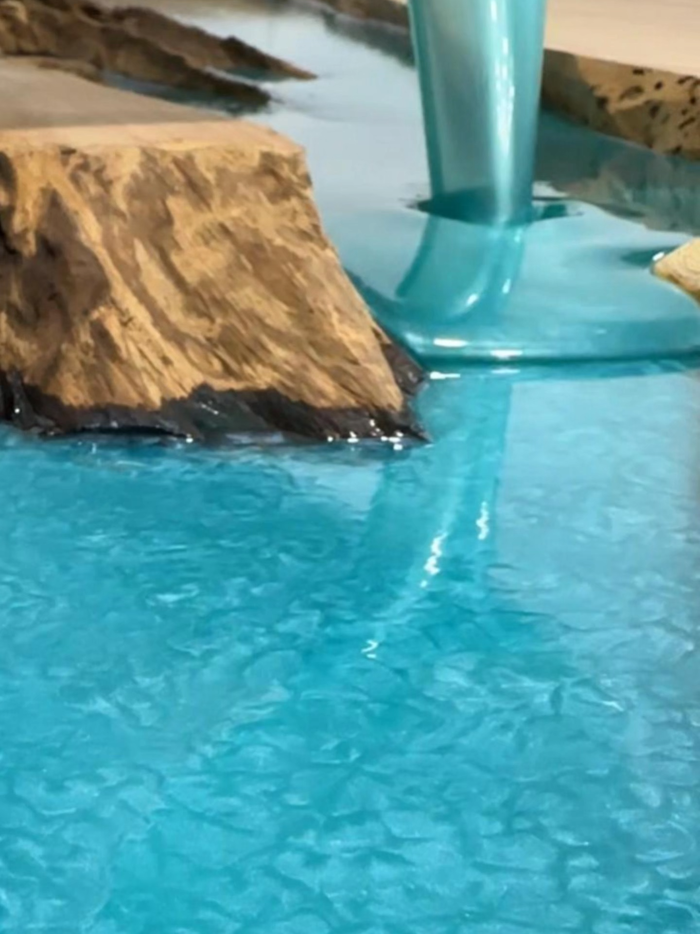 @Sakura Resin Tables