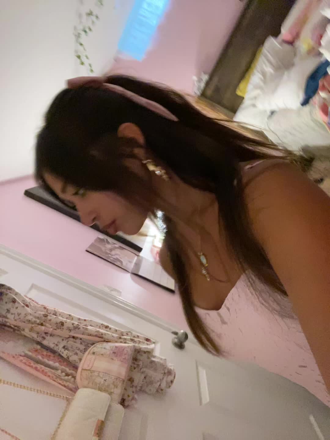 @lily