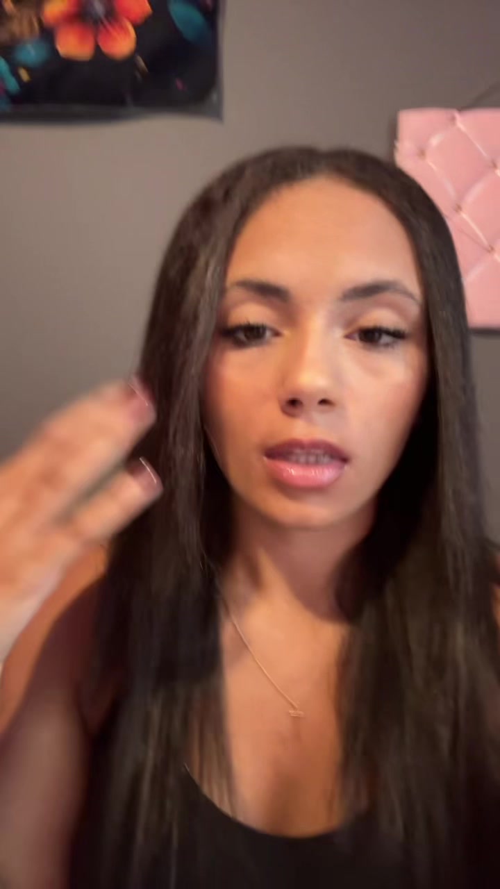 @analysia_nicole