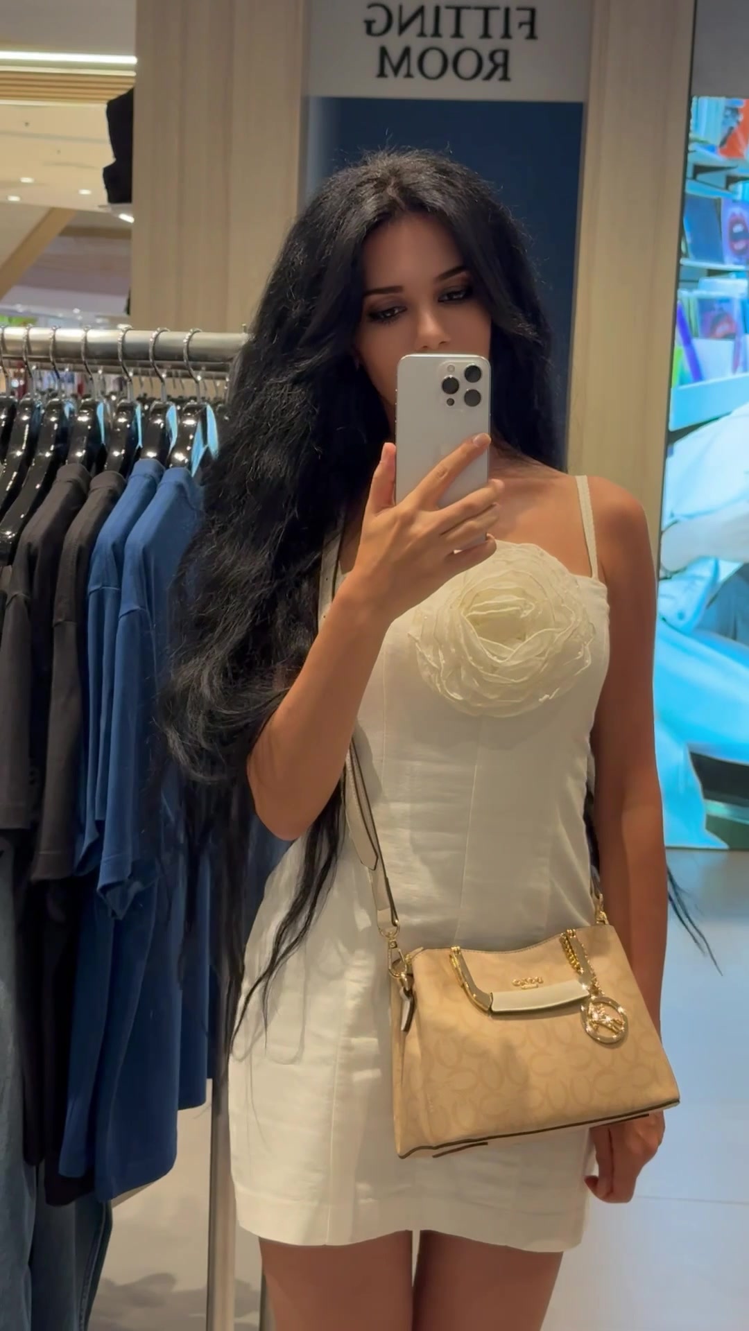 @ElenaYerevanOfficial