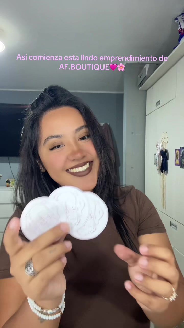 @ANA🦋