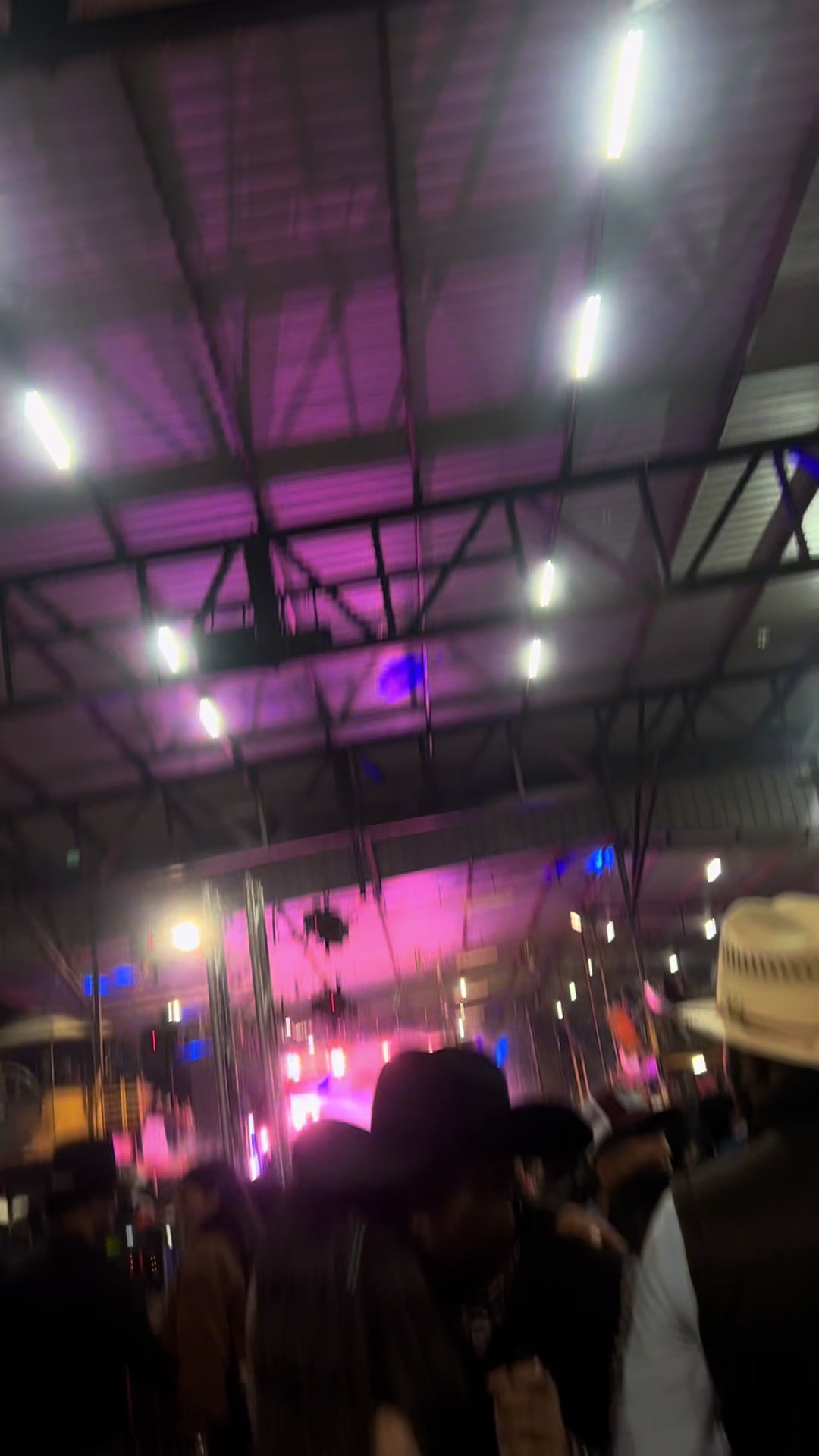@txxsebas_