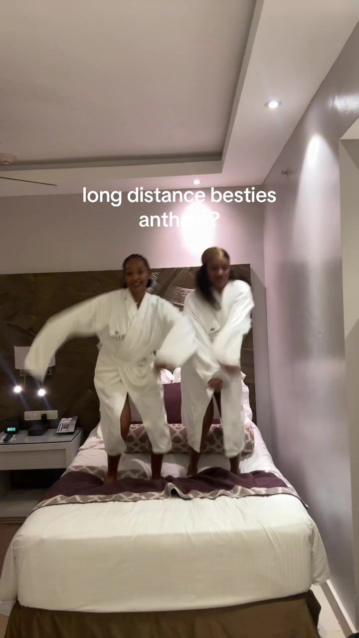 @nayo_campbell
