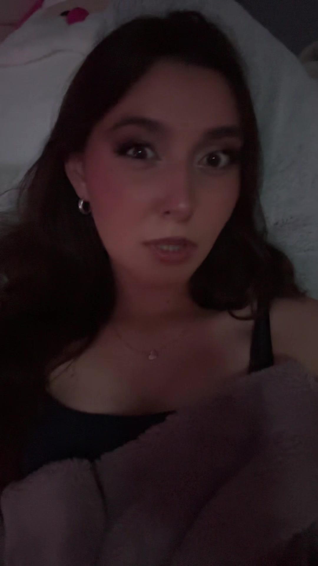 @:3