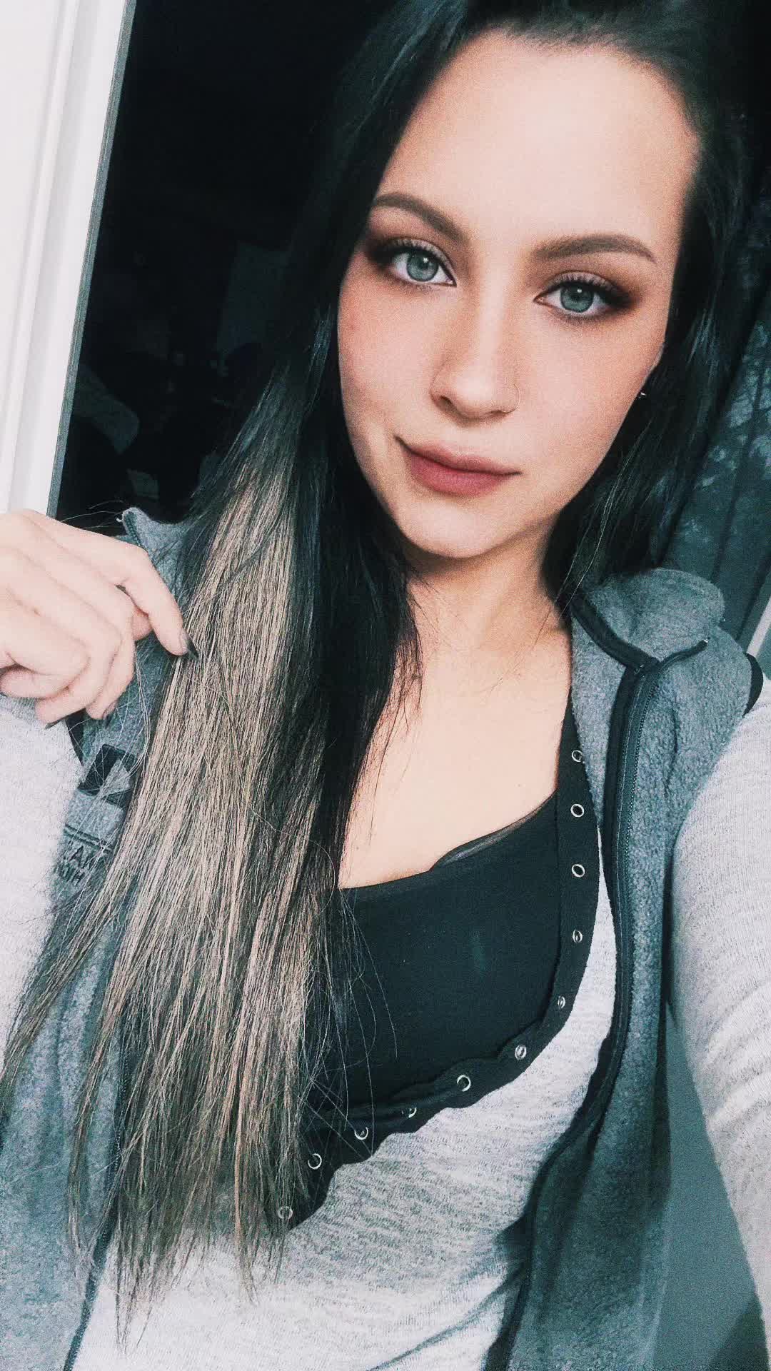 @Staciferrr