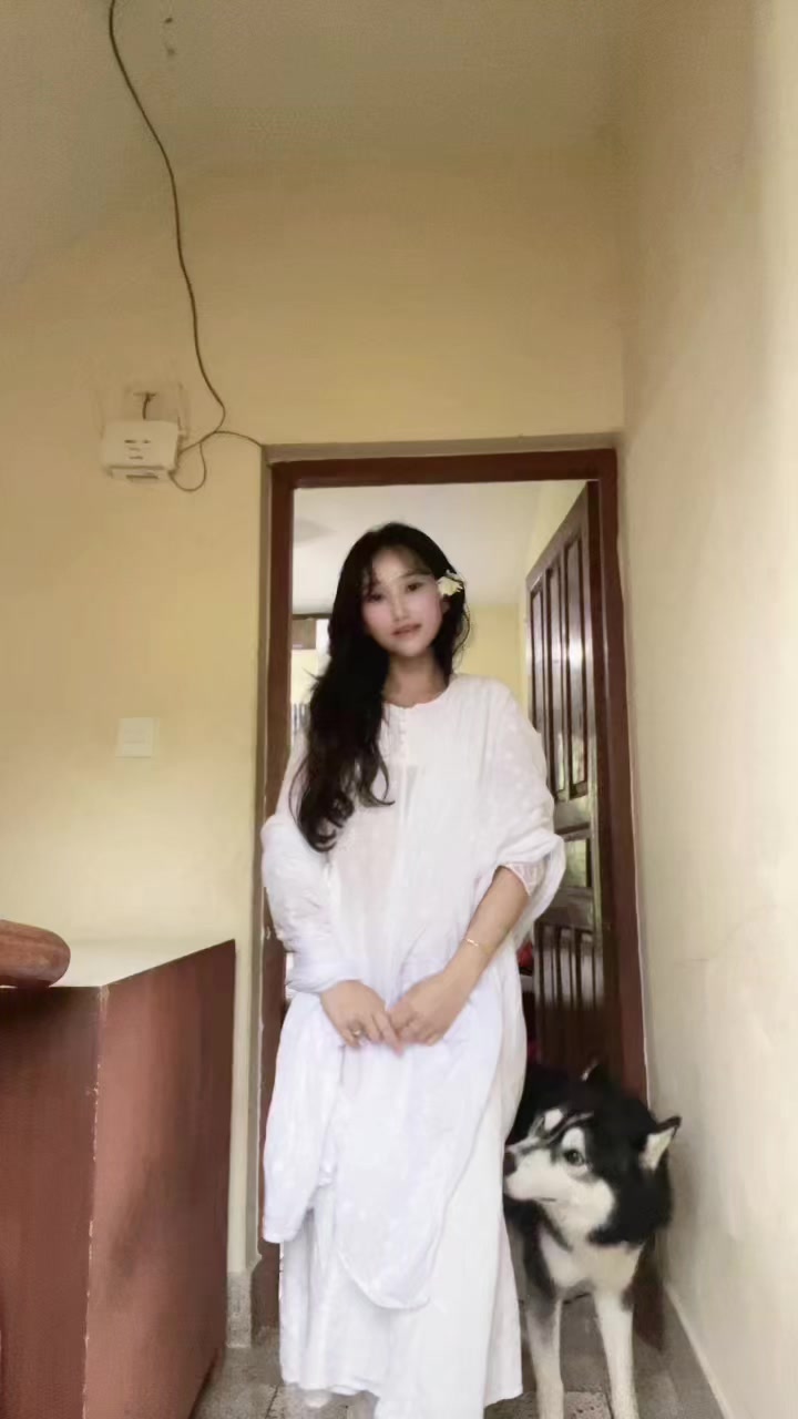 @jeenaraiii