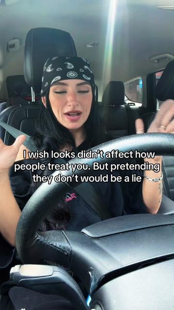 @LyssaLeedleLee