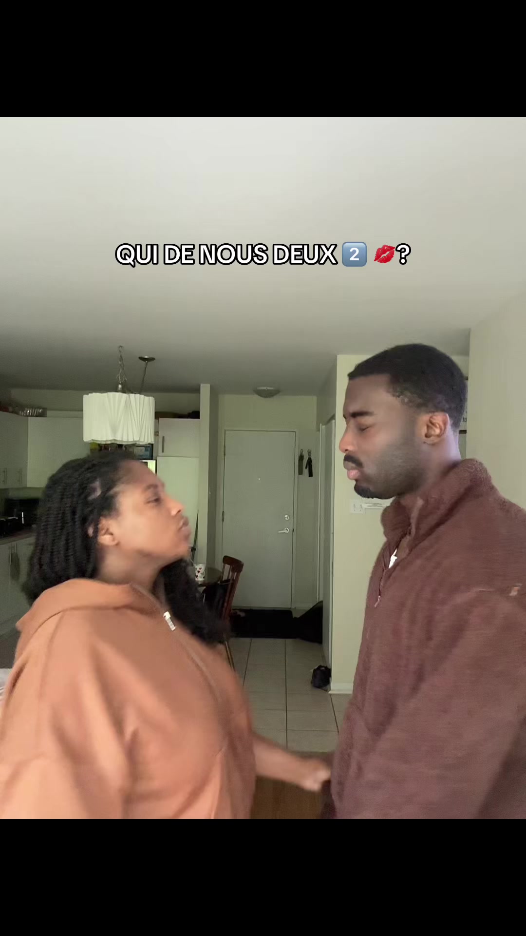 @🧑🏿&zwj;🦱👧🏾