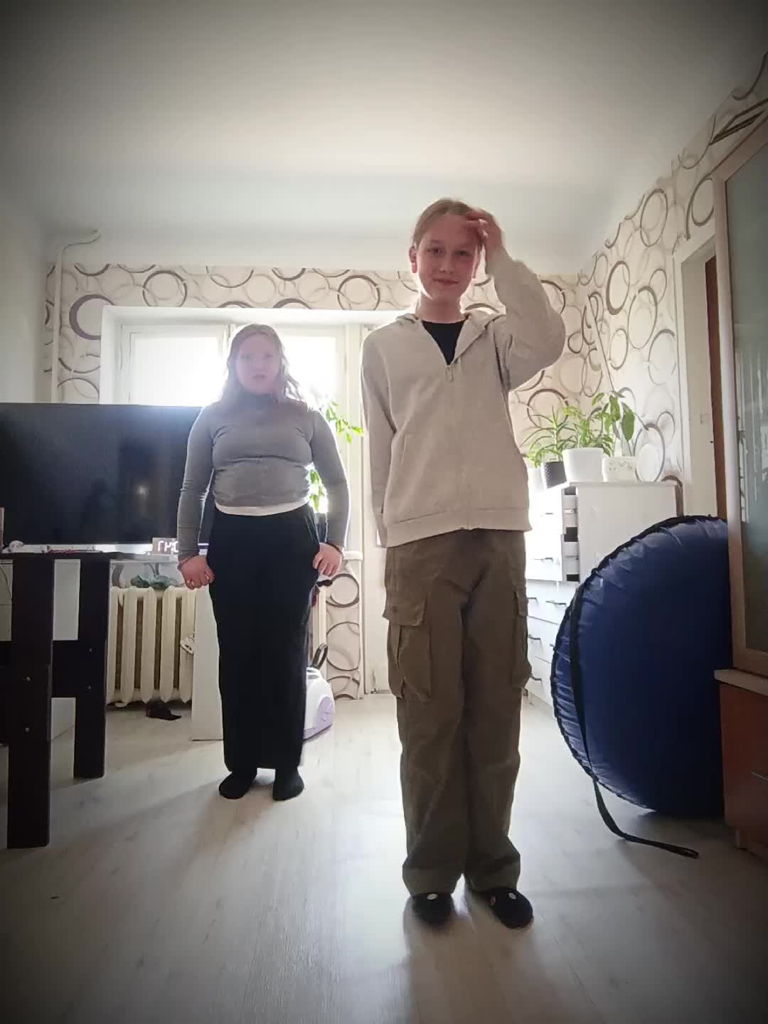 @кто то