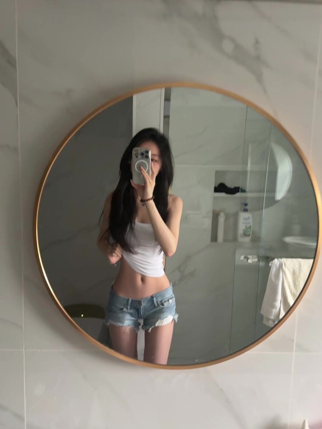 @Bon