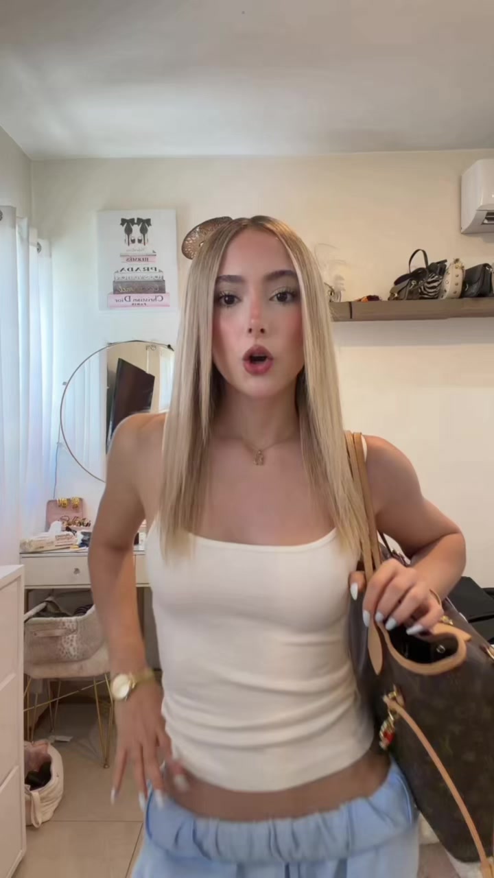 @dafnne ☻