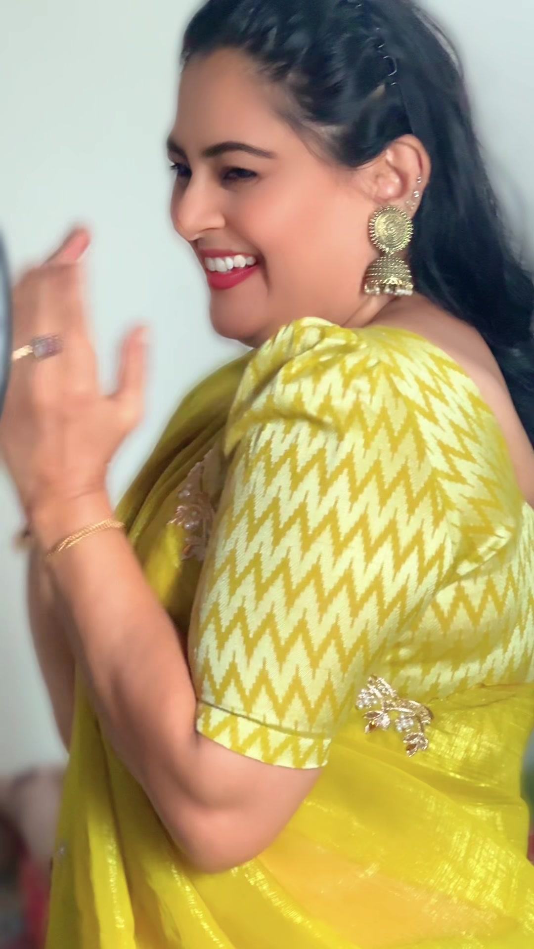 @പോന്നു മിന്നു